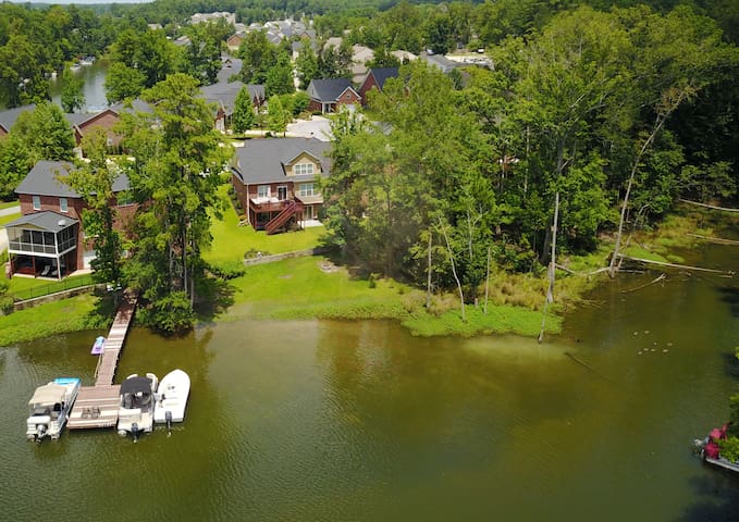 Lakefront Suite with Dock and Private Patio