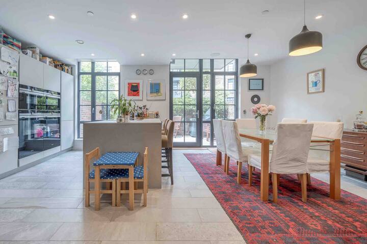 Lovely & quiet 4BR family home in Zone 1