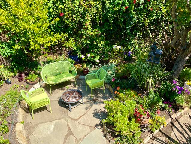 Sunny craftsman home in Rockridge gallery image 2