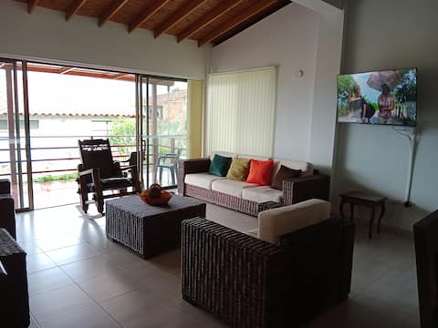 Popular Airbnb listing: Beautiful house in Montenegro with the best view. in Quindío