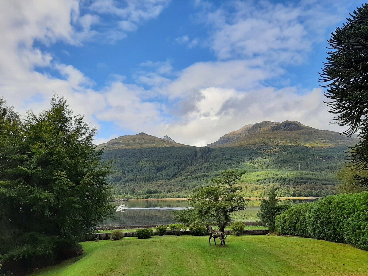 Arrochar Annex amazing views, 1 hr from Glasgow Guest houses for