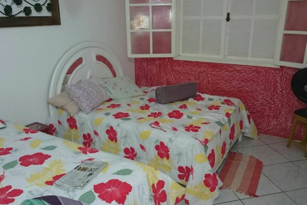 quarto cama casal e solteiro