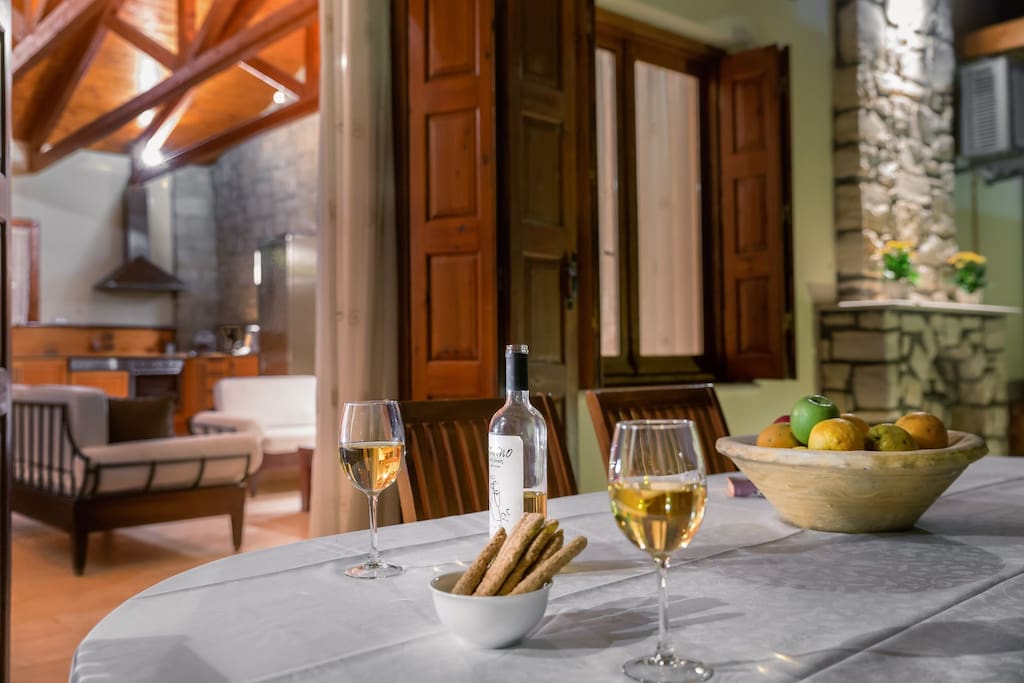 Amazing villas in Crete - Villa Myrrini - Veranda by night