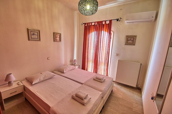 卧室# 3 ， 2张单人床