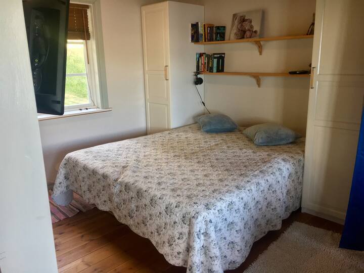 เตียงคู่ในซุ้มประตู 