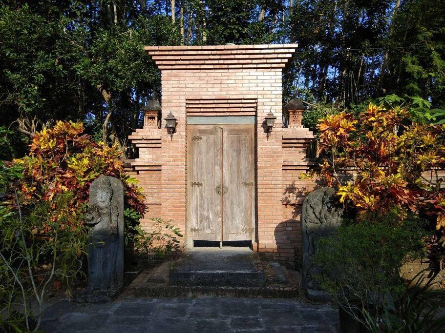Front gate