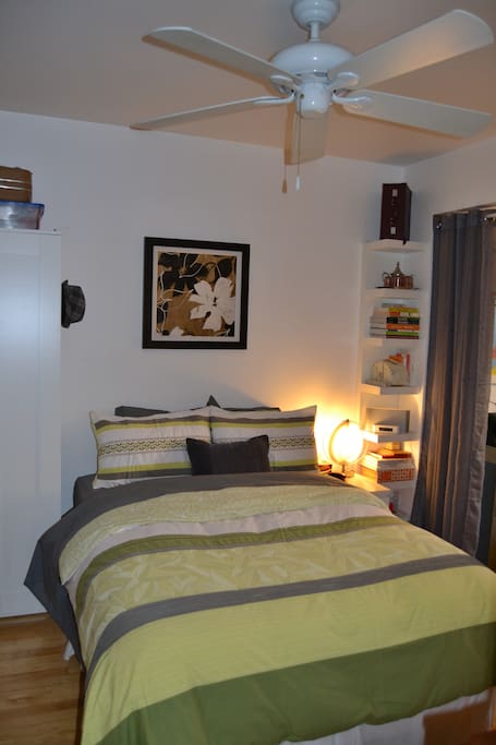 Lit double très confortable/ Very comfortable double bed