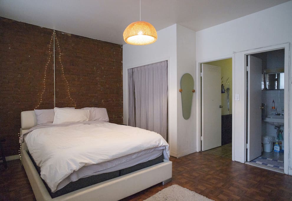 Beautiful modern room with private bathroom