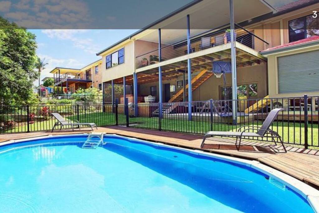 Pool/ yard area
