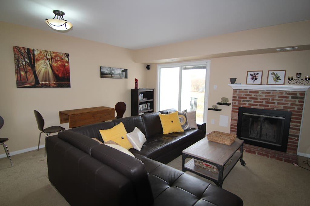 Great living area - Bose sorround sound, large TV comfie couch
