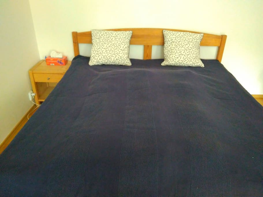 Bed
Postel