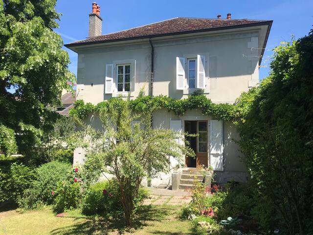 Charming 19th century house with 5 bedrooms gallery image 3