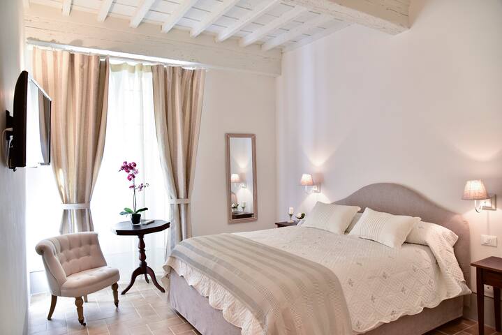 Pepi Residence: private garden and jacuzzi; duplex gallery image 3