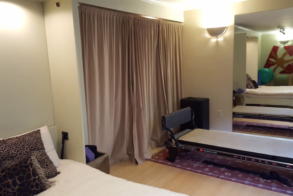 Pilates reformer for convenient luggage access