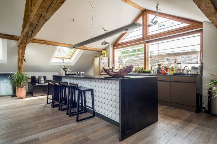 Unique Lake View 3BR – 245 sqm gallery image 5