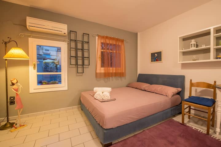 Cozy studio downtown