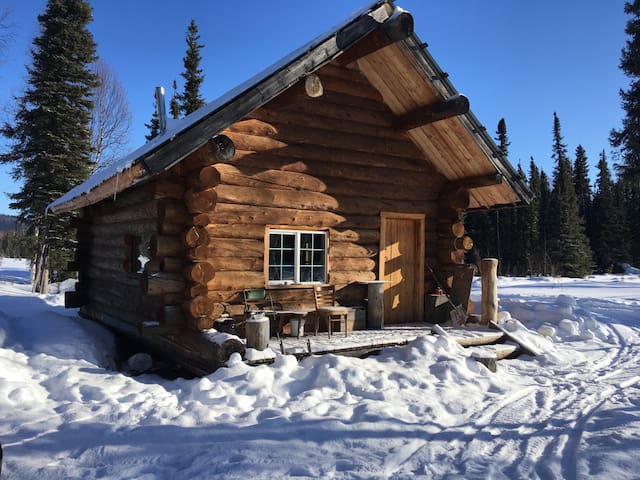 Pleasant Valley Outdoor Cabin on Yukon Quest Trail