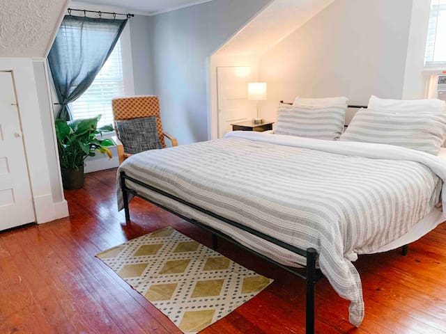 Airbnb Knoxville Vacation Rentals Places To Stay
