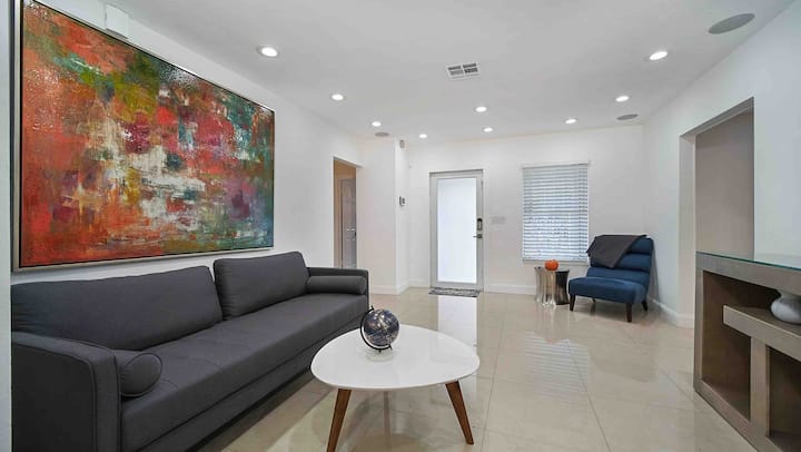 Casa Bienvenido - Miami, FL