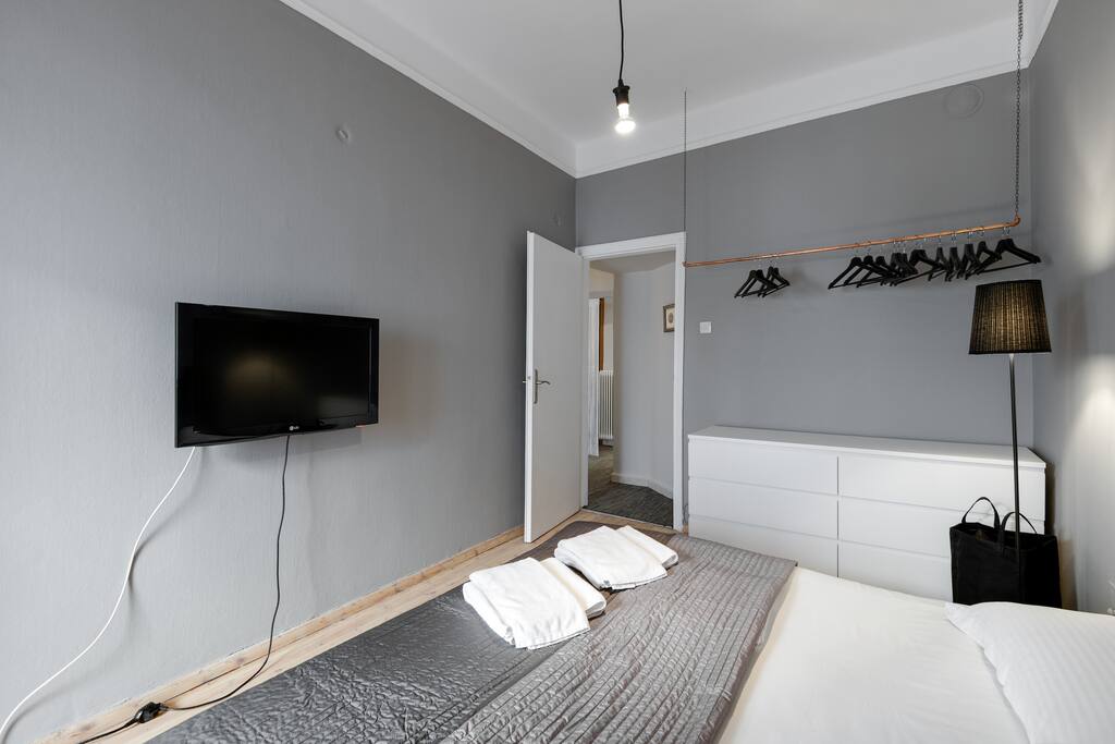 the bedroom with double bed