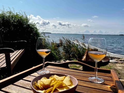 Popular Airbnb listing: Uninhibited and right by the sea with your own jetty in Lolland