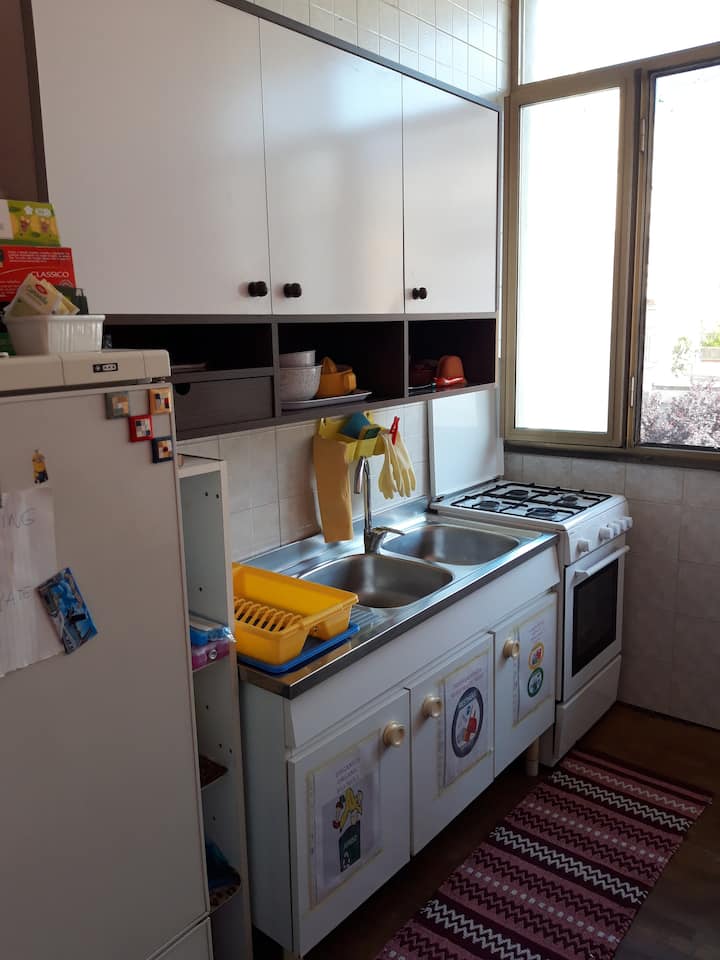 Central Rome, room on Gianicolo Hill