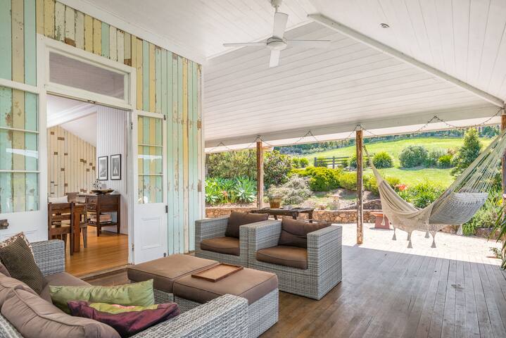 Hector’s House in the Byron Bay hills gallery image 3