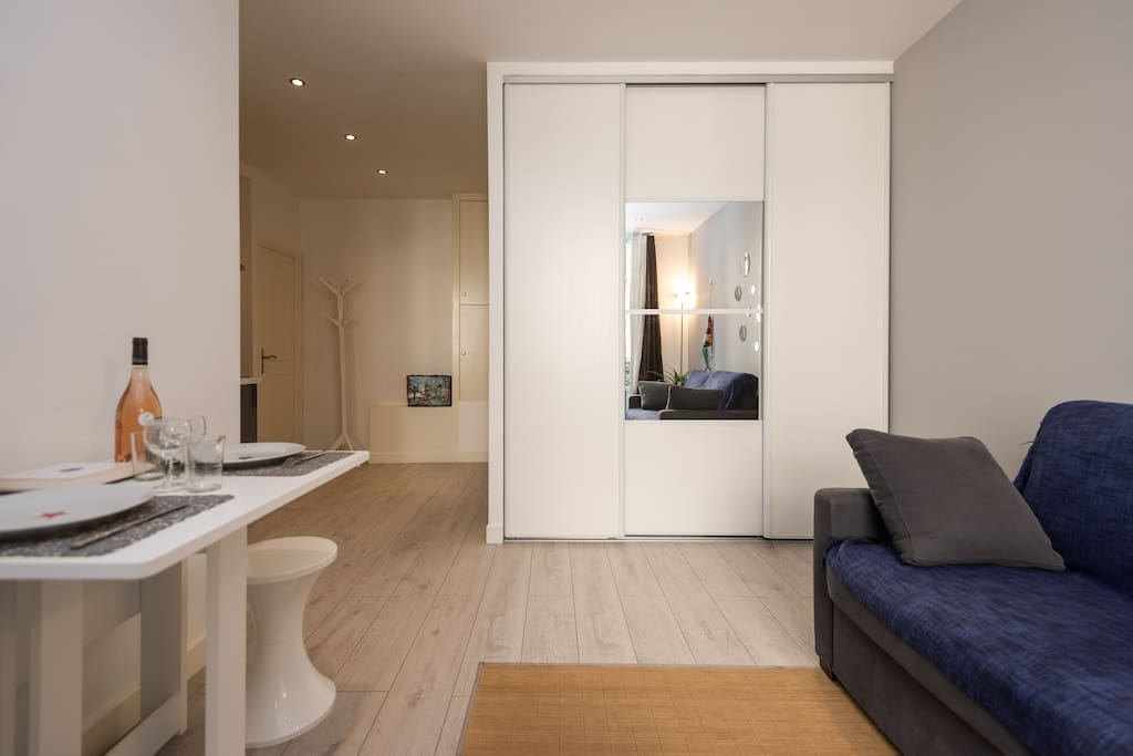 salon avec grand dressing