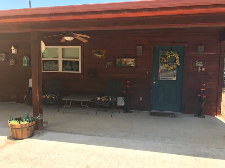 B & R Lodge on Lake Buchanan Cottages for Rent in Buchanan Dam, Texas