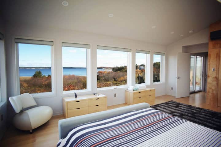 first bedroom has a panoramic ocean view to observe stunning sun rises while still in bed