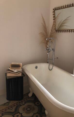 Eclectic 2bed,Passeig Sant Joan area gallery image 4