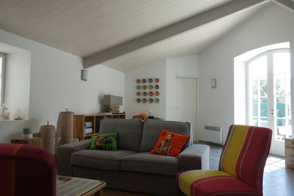 Salon de 40m2 avec cheminée