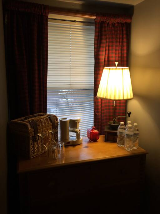 Picnic basket and coffee/tea/hot chocolate supplies are provided for your stay.