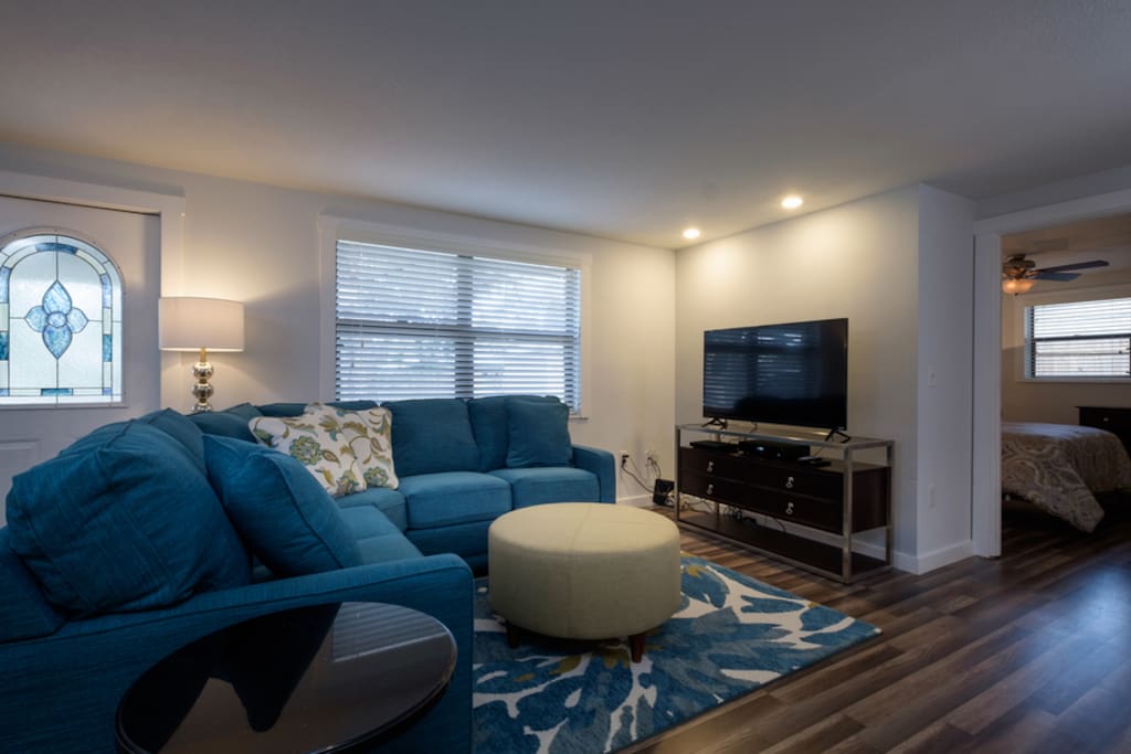 Comfortable and cozy TV area.