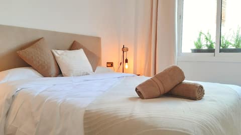 Modern home close to beach | Centre | With Balcony