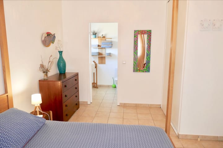 การเข้าถึงห้องน้ำจากห้องนอนใหญ่