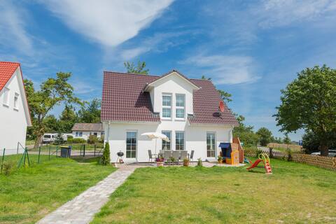 Holiday houses with swimming pool use in Rerik