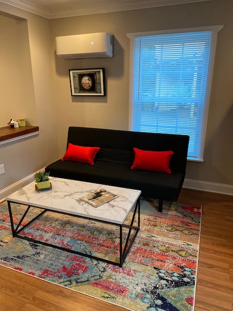 Successful Airbnb property: Memphis Backhouse at Overton Park in Evergreen