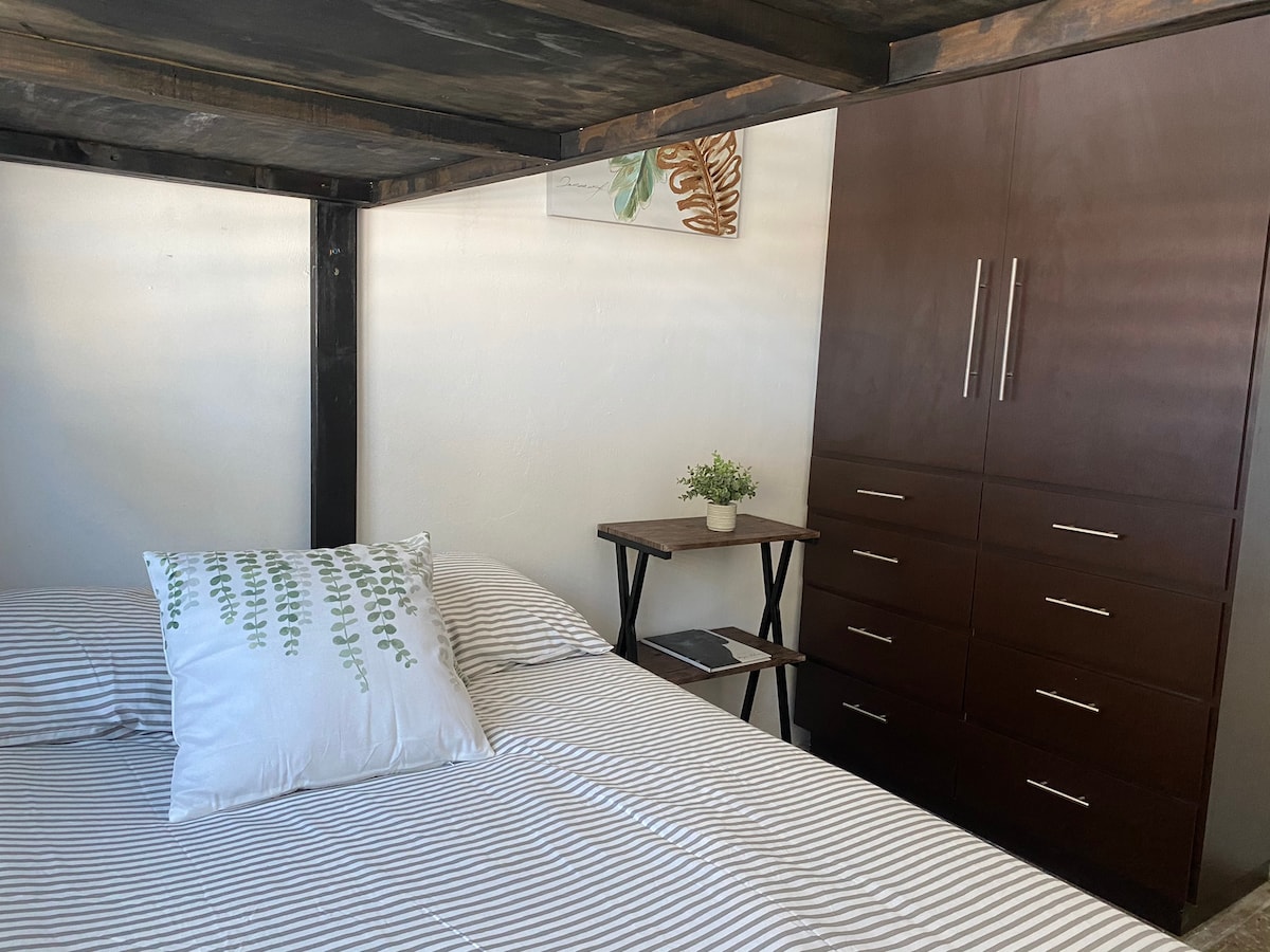 מיטת קומתיים - חדר 2 עם מיזוג אוויר - מלא/זוגי