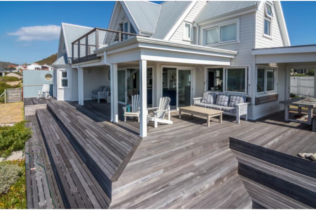 expansive deck