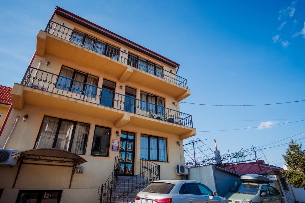 Pia House