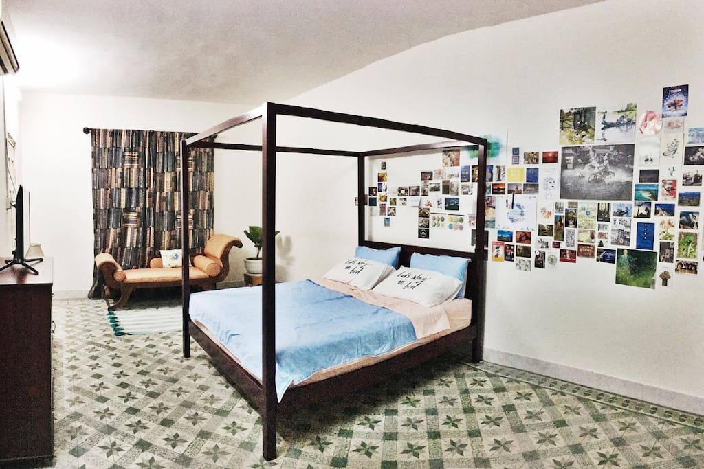 50m2 (538ft2) living space with extra garden balcony. This studio is a perfect spot for any couple.