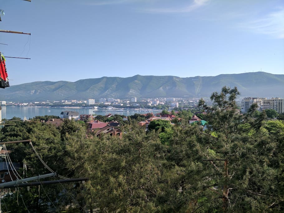 Вид из окна на центральную часть города