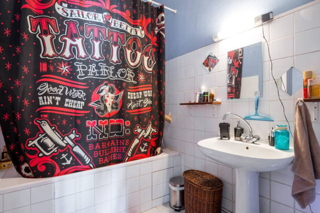 bathroom so rock'n'roll