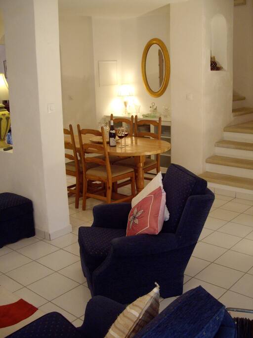Cosy, but large lounge dining area
