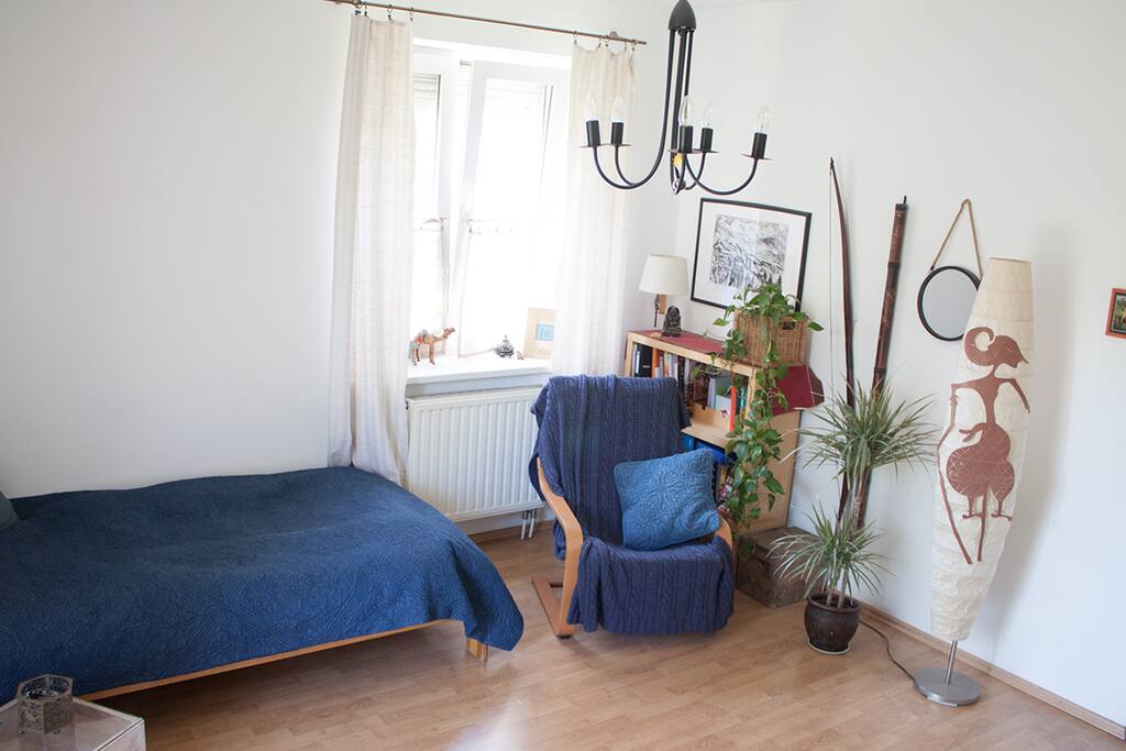 room II with an exit to a big garden