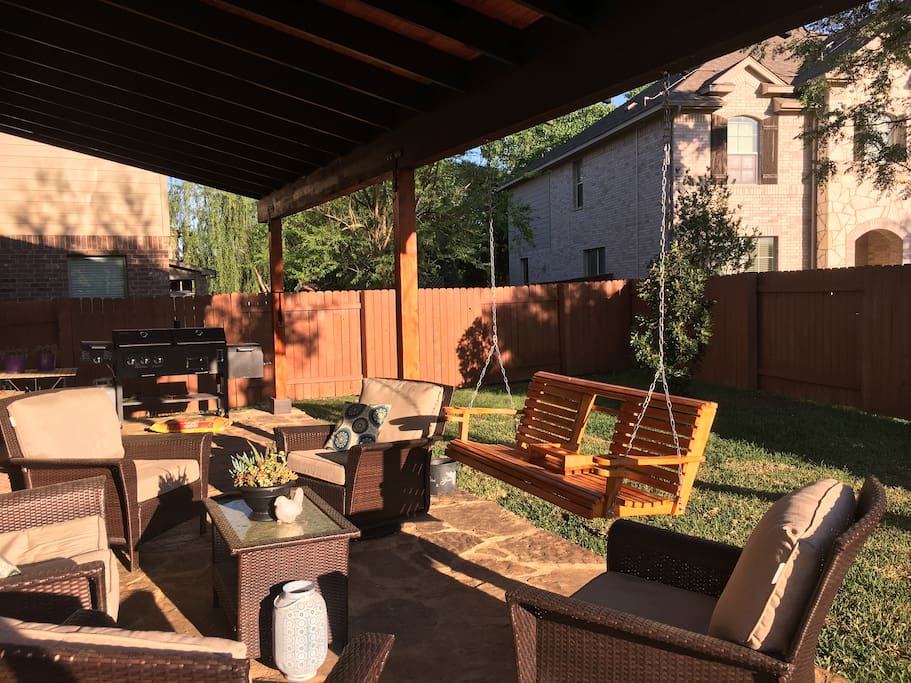 Beautiful new patio/patio furniture with large grill/smoker. Great for entertaining!