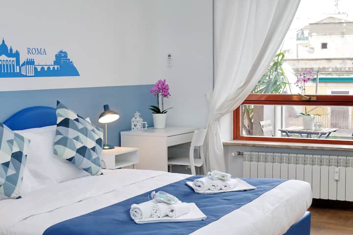 HABITACIÓN AZUL CON CAMA MATRIMONIAL O MATRIMONIAL