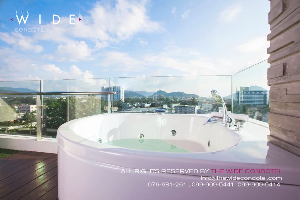 JACUZZI (Hot Tub) on the TOP FLOOR with PANORAMIC SCENERY