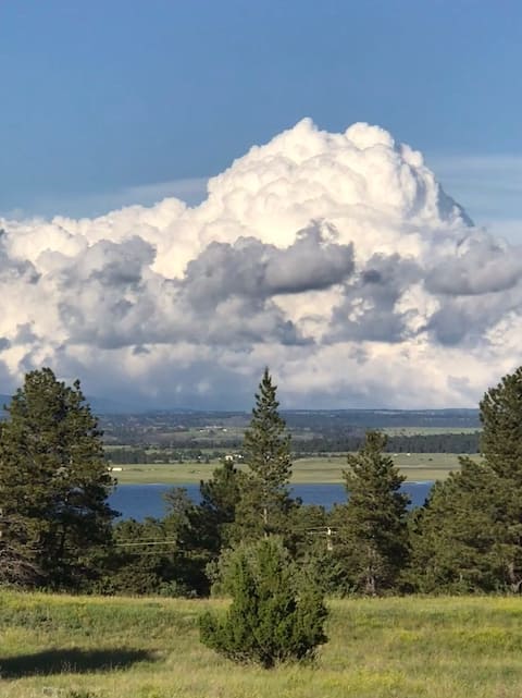 Lake & Mountain View Guesthouse